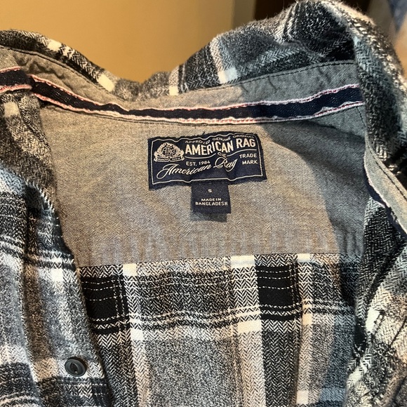 Black and grey high quality flannel - Picture 2 of 3